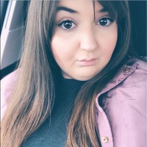 Meet your Posher, Olivia